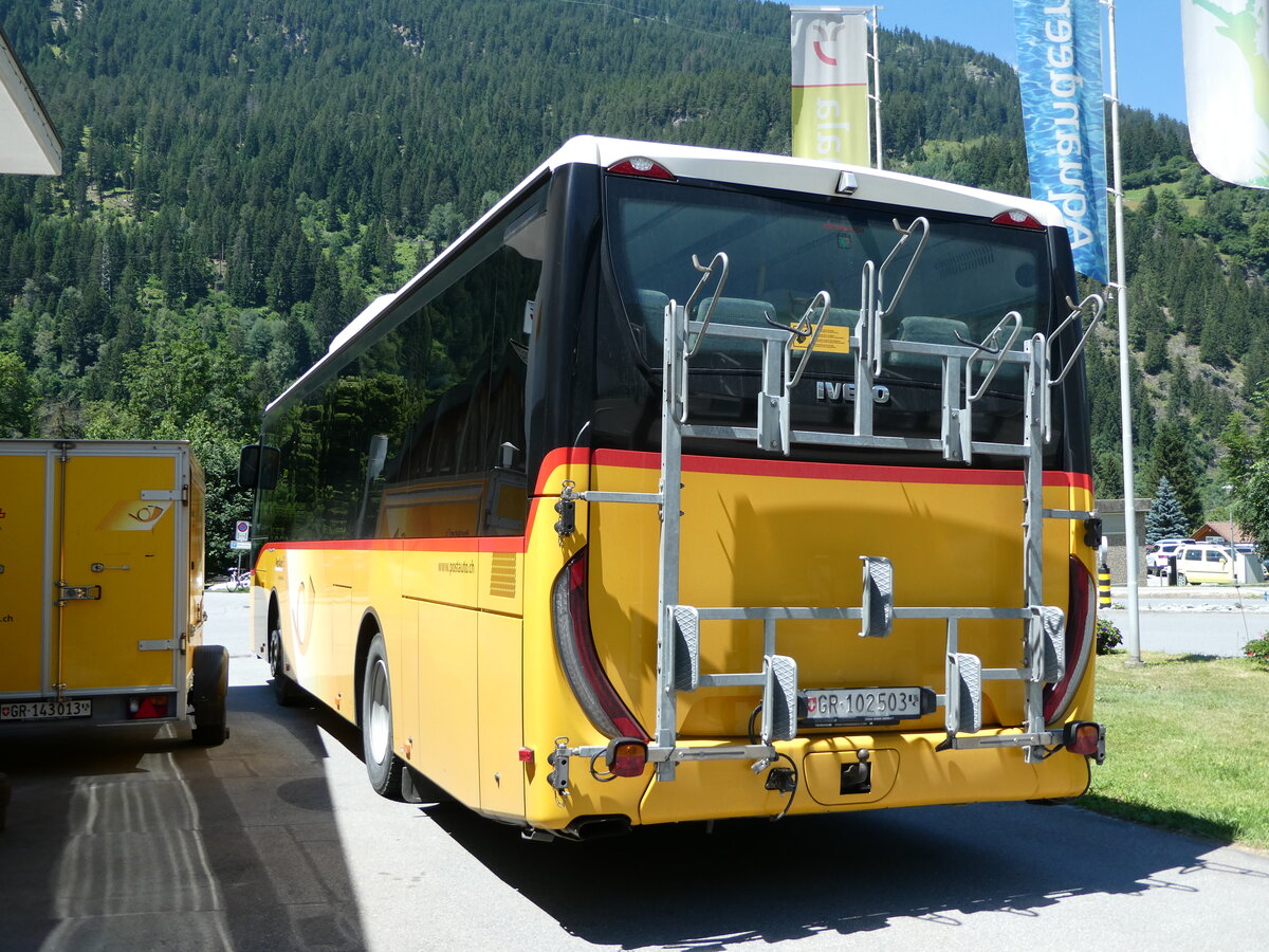 (237'779) - PostAuto Graub�nden - GR 102'503 - Iveco am 2. Juli 2022 in Andeer, Garage Gaudenz