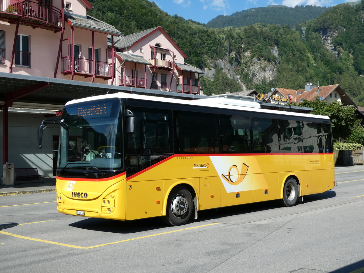 (238'004) - Fl�ck, Brienz - Nr. 24/BE 868'724 - Iveco am 10. Juli 2022 in Meiringen, Postautostation