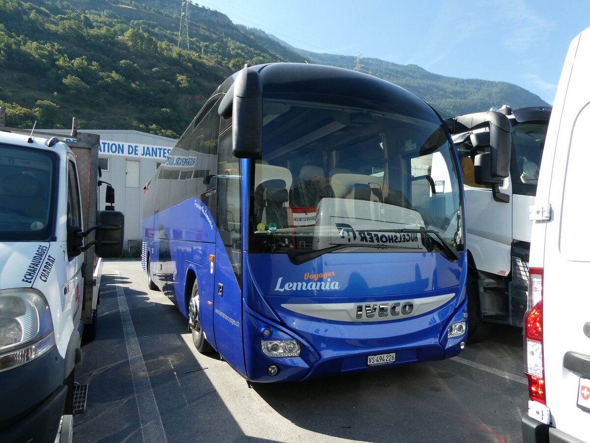 (238'077) - L�mania, Montreux - VS 494'226 - Iveco am 16. Juli 2022 in Saxon, Garage Visa