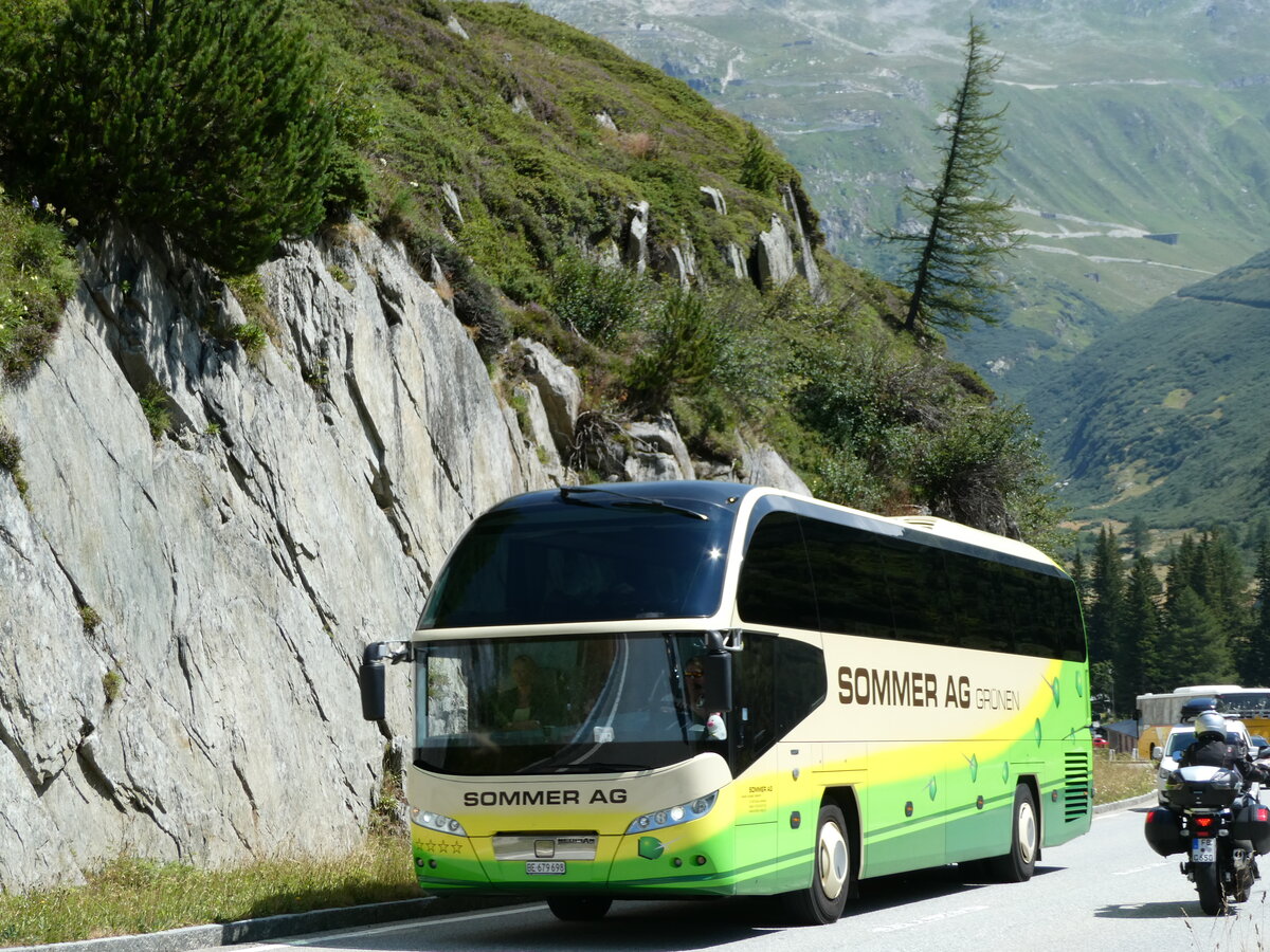 (238'412) - Sommer, Gr�nen - BE 679'698 - Neoplan am 24. Juli 2022 bei Gletsch