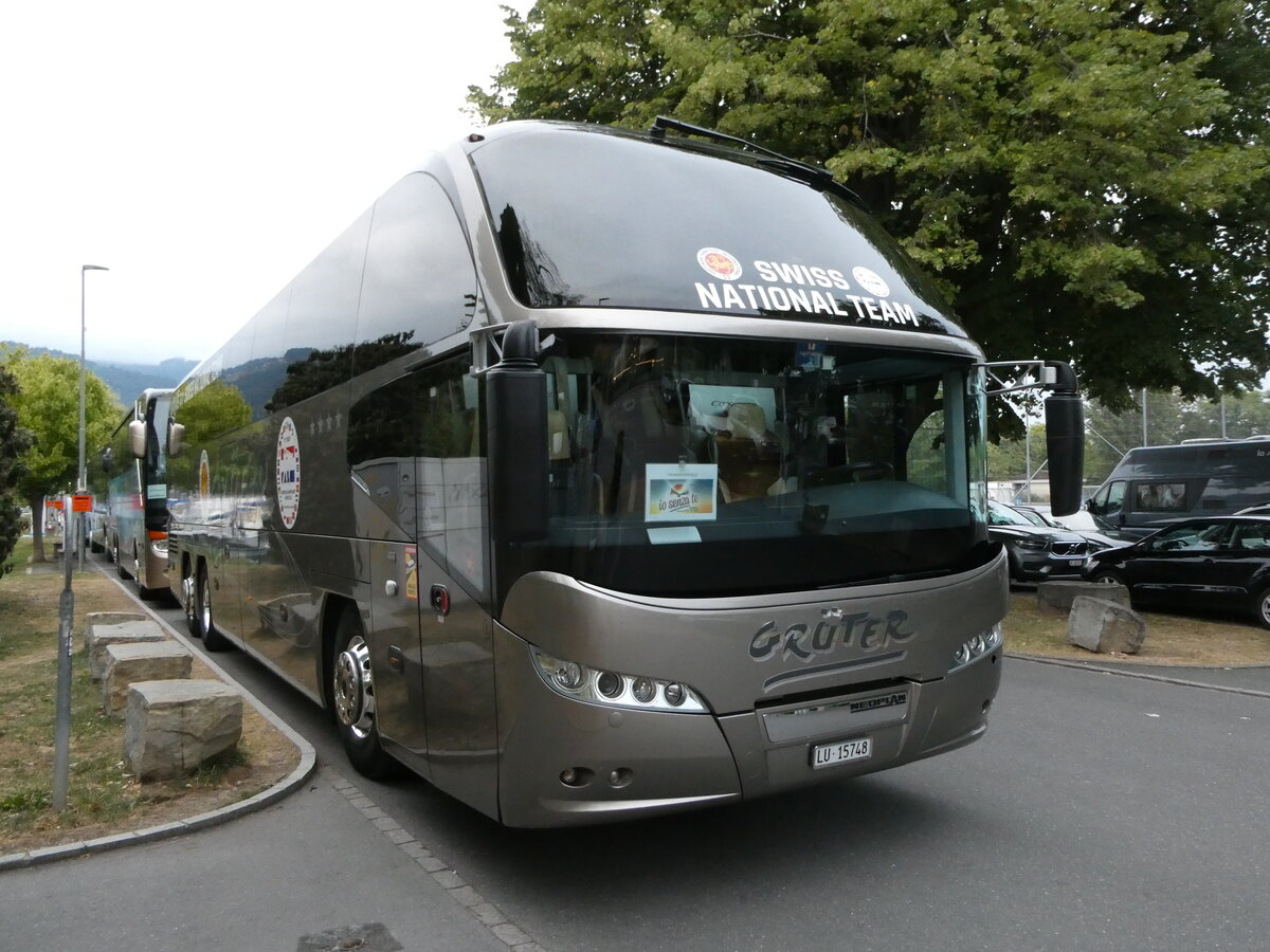 (238'825) - Gr�ter, Hochdorf - Nr. 8/LU 15'748 - Neoplan am 6. August 2022 in Thun, Strandbad