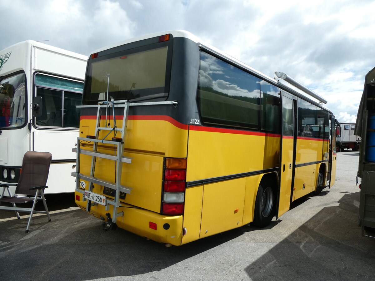 (239'132) - L�thi, Kr�iligen - Nr. 1/BE 61'250 - Neoplan (ex Autopostale, Croglio) am 20. August 2022 in Wildhaus, Munzenriet
