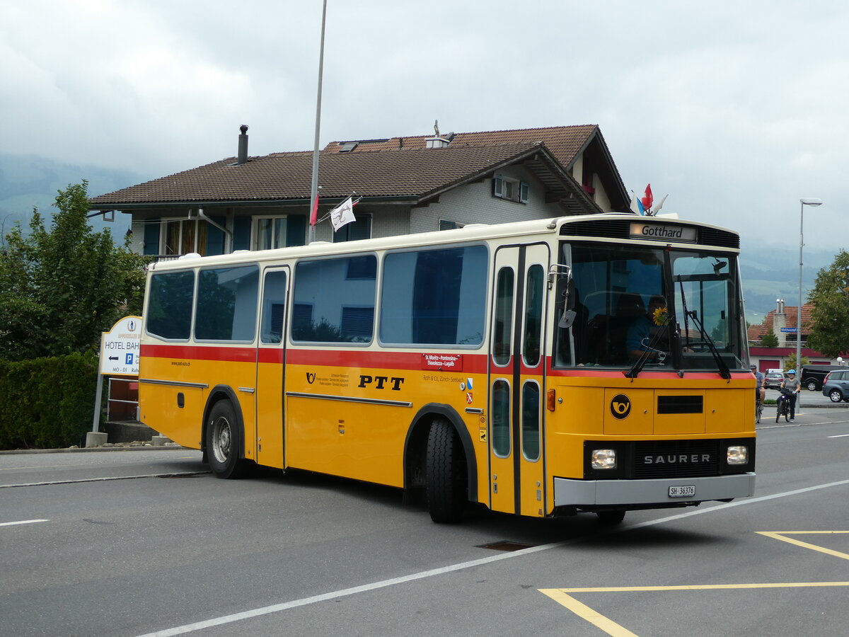 (239'805) - Roth, Z�rich - SH 36'376 - Saurer/T�scher (ex Looser, Elm; ex Mattli, Wassen) am 28. August 2022 in Giswil, Hotel Bahnhof