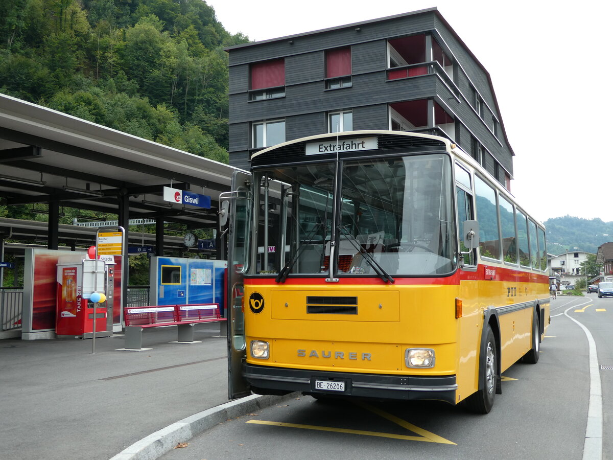 (239'808) - Schmid, Th�rishaus - BE 26'206 - Saurer/T�scher (ex P 24'244) am 28. August 2022 beim Bahnhof Giswil