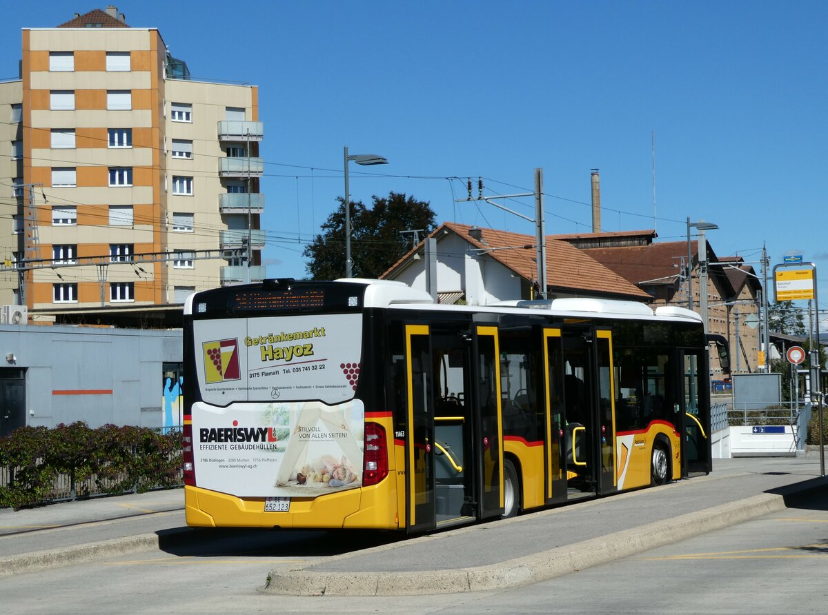 (239'994) - PostAuto Bern - Nr. 9/BE 652'123 - Mercedes am 11. September 2022 beim Bahnhof D�dingen