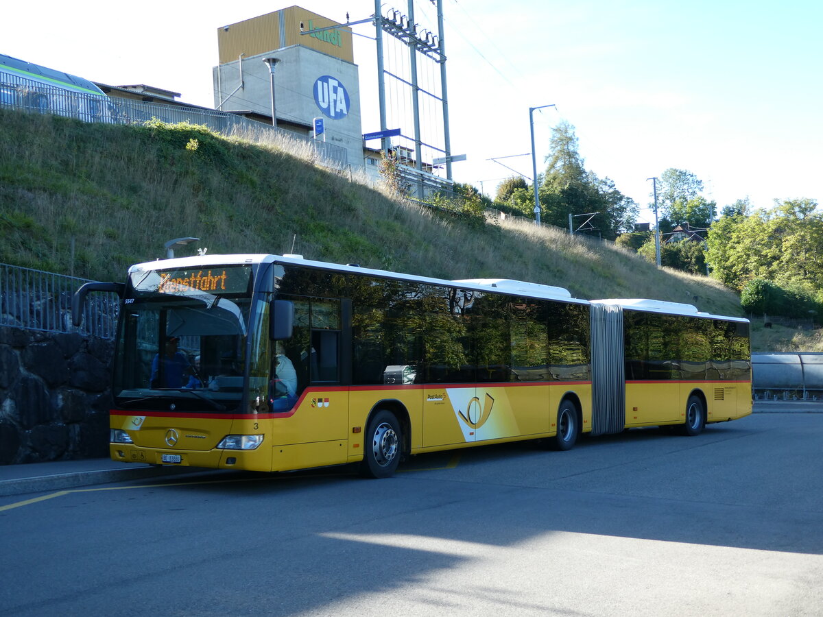 (240'060) - Steiner, Ortschwaben - Nr. 3/BE 83'880 - Mercedes am 11. September 2022 beim Bahnhof G�mmenen