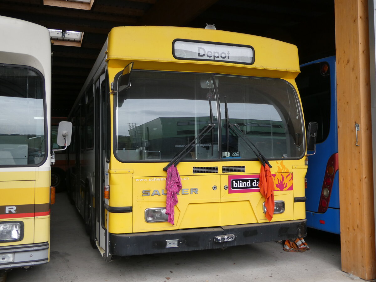 (240'163) - Schwendimann, M�nchenbuchsee (R�trobus) - Nr. 9 - Saurer/Hess (ex Oswald, M�stair; ex VBSH Schaffhausen Nr. 9; ex Rattin, Schaffhausen Nr. 9) am 24. September 2022 in Moudon, R�trobus