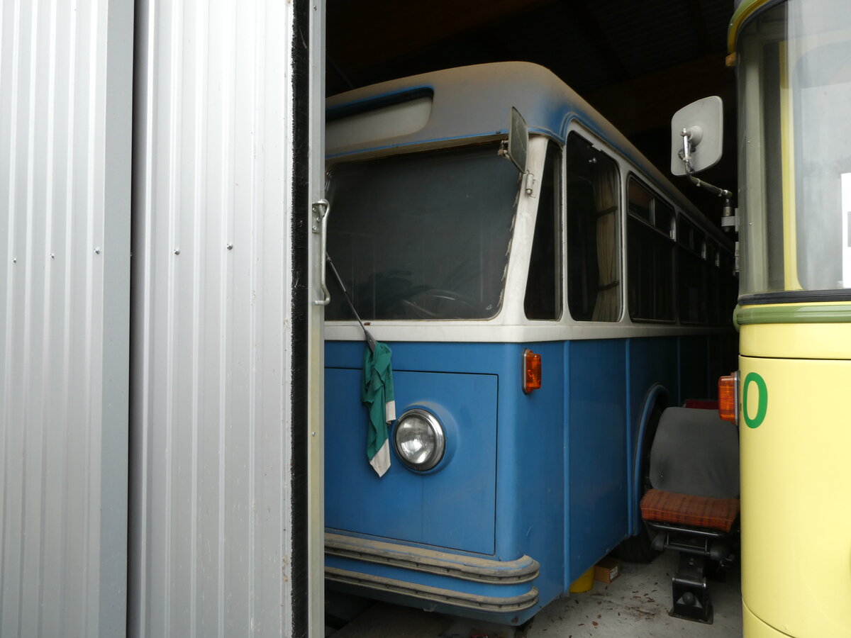 (240'171) - VBZ Z�rich (R�trobus) - Nr. 1 - FBW/SWS Trolleybus am 24. September 2022 in Moudon, R�trobus (Teilaufnahme)