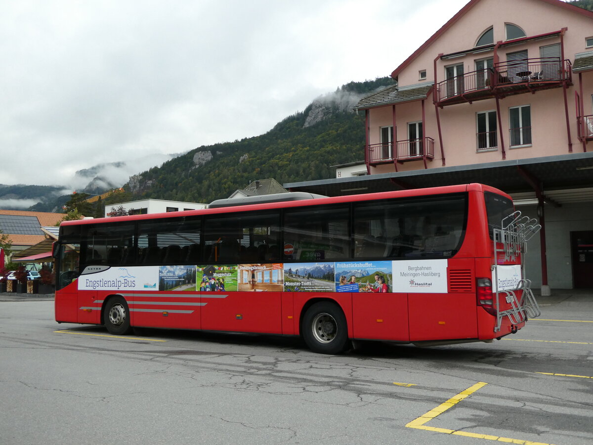 (240'235) - AFA Adelboden - Nr. 24/BE 26'701 - Setra am 25. September 2022 in Meiringen, Postautostation (Einsatz: PostAuto f�r Engstlenalp-Bus)