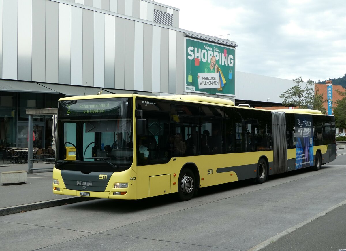 (240'343) - STI Thun - Nr. 142/BE 801'142 - MAN am 26. September 2022 in Thun, Zentrum Oberland