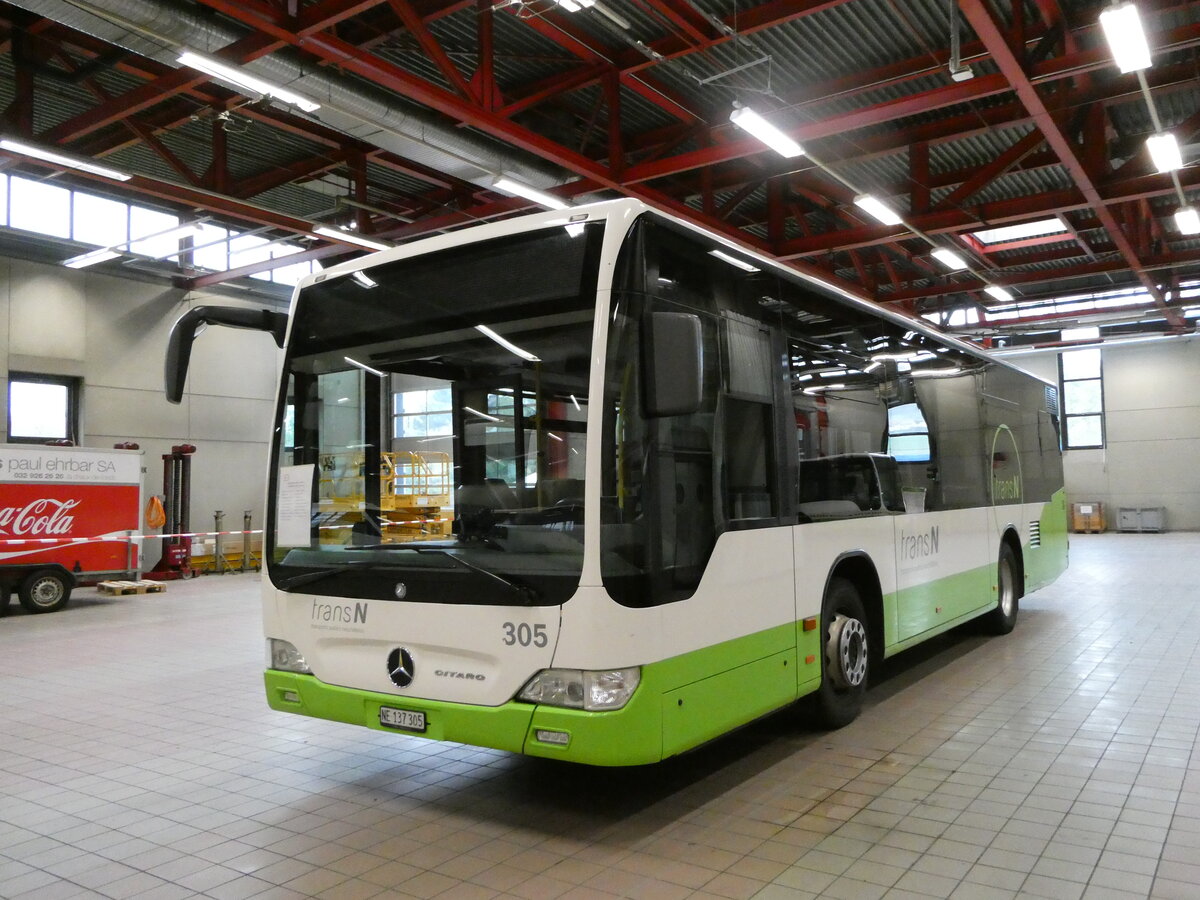 (240'370) - transN, La Chaux-de-Fonds - Nr. 305/NE 137'305 - Mercedes am 1. Oktober 2022 in La Chaux-de-Fonds, D�p�t