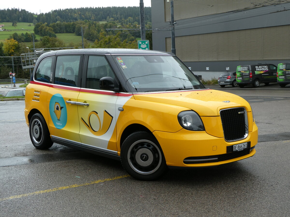 (240'406) - PostAuto Bern - BE 866'261 - LEVC-London-Taxi am 1. Oktober 2022 in La Chaux-de-Fonds, D�p�t transN 