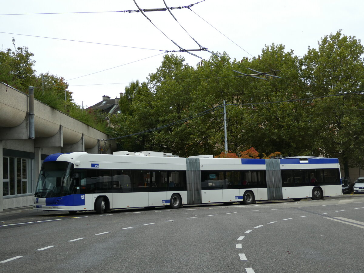 (240'429) - TL Lausanne - Nr. 710 - Hess/Hess Doppelgelenktrolleybus am 1. Oktober 2022 in Lausanne, D�p�t Borde