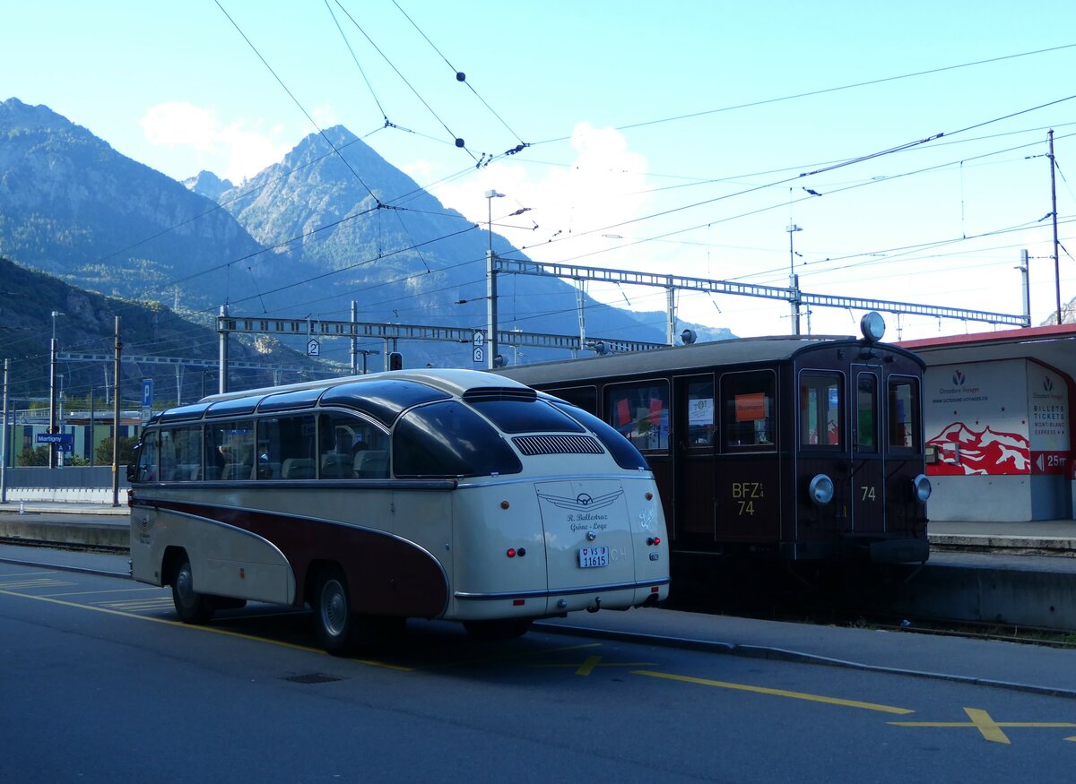 (240'599) - Ballestraz, Gr�ne - VS 11'615 - Saurer/Saurer (ex Girardet, Yverdon) am 2. Oktober 2022 beim Bahnhof Martigny