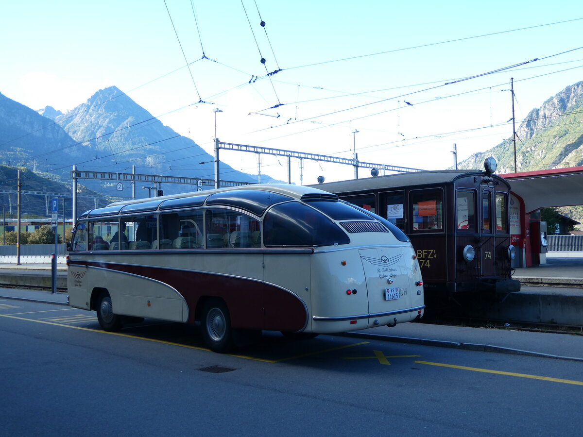 (240'600) - Ballestraz, Gr�ne - VS 11'615 - Saurer/Saurer (ex Girardet, Yverdon) am 2. Oktober 2022 beim Bahnhof Martigny
