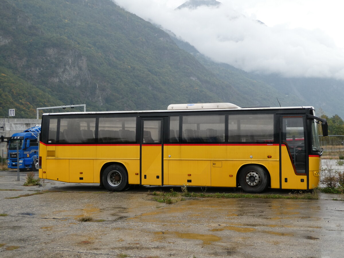 (240'700) - Ev�quoz, Erde - (VS 3291) - Volvo am 8. Oktober 2022 bei St-Maurice