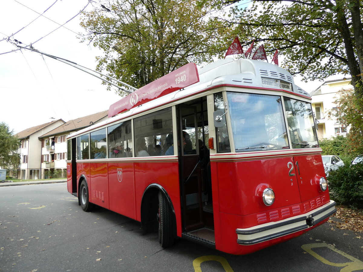 (240'806) - VB Biel - Nr. 21 - Berna/Hess Trolleybus am 9. Oktober 2022 in Biel, L�hre