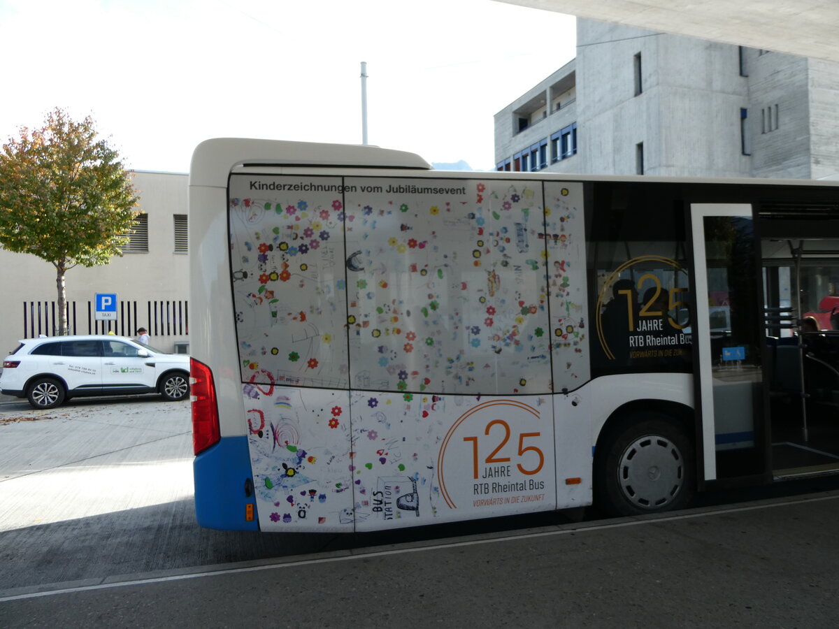 (240'926) - RTB Altst�tten - Nr. 81/SG 313'593 - Mercedes am 11. Oktober 2022 beim Bahnhof Buchs (Teilaufnahme) 
