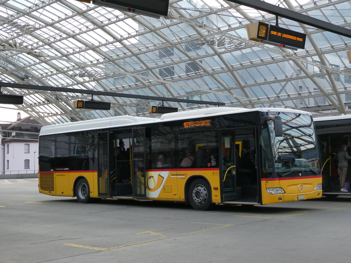 (241'036) - PostAuto Graub�nden - GR 102'393 - Mercedes am 11. Oktober 2022 in Chur, Postautostation