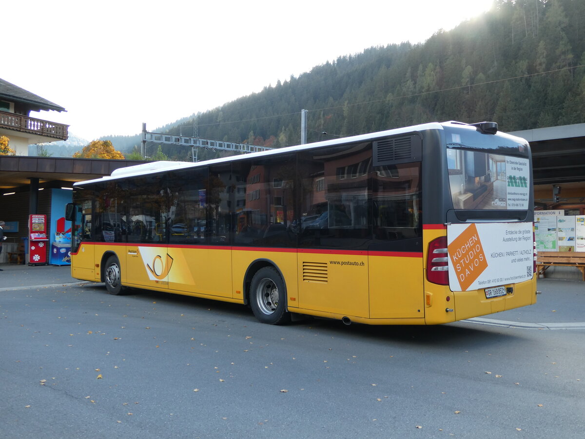 (241'145) - PostAuto Graub�nden - GR 168'852 - Mercedes am 12. Oktober 2022 beim Bahnhof Klosters