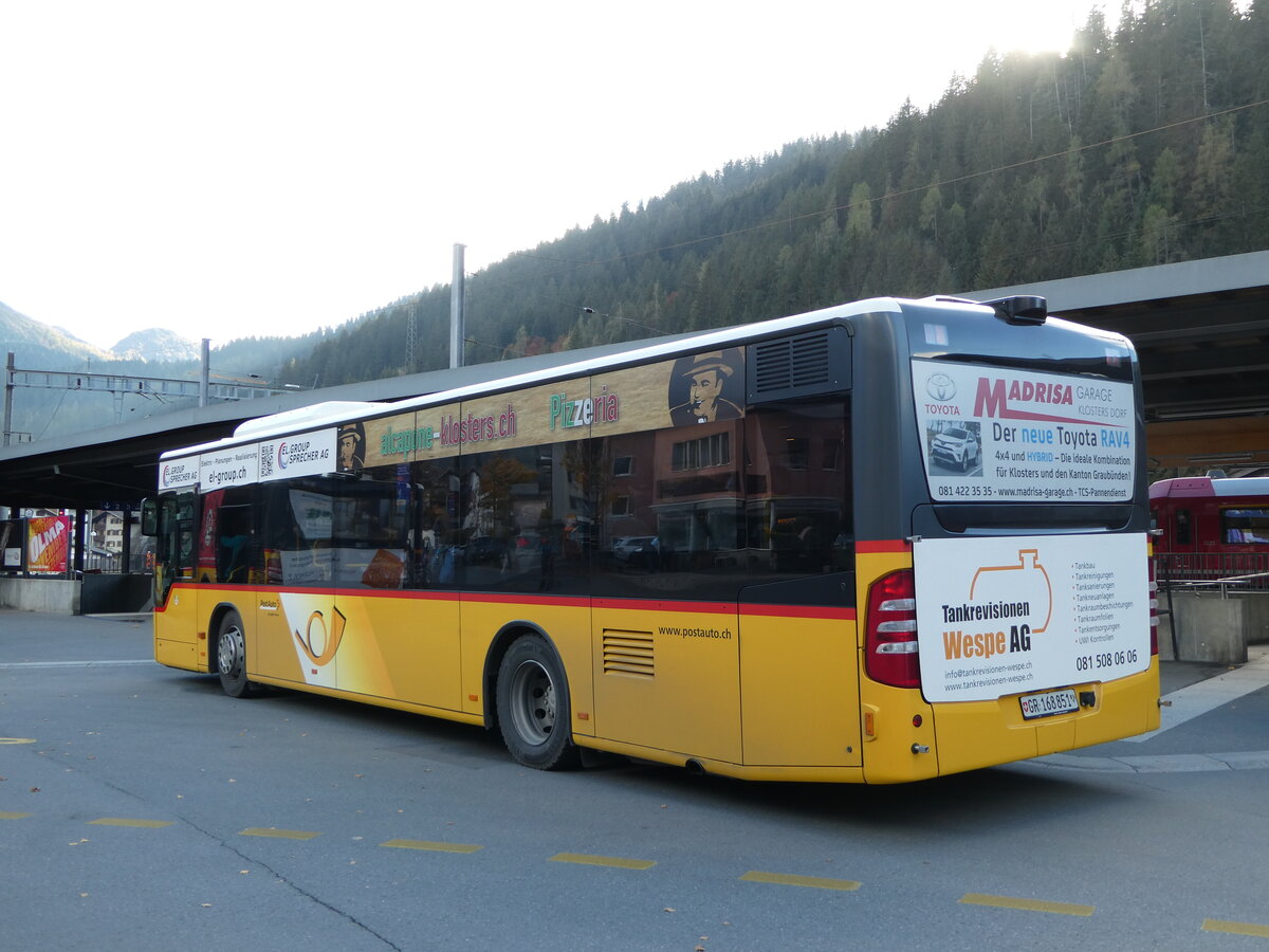 (241'146) - PostAuto Graub�nden - GR 168'851 - Mercedes am 12. Oktober 2022 beim Bahnhof Klosters