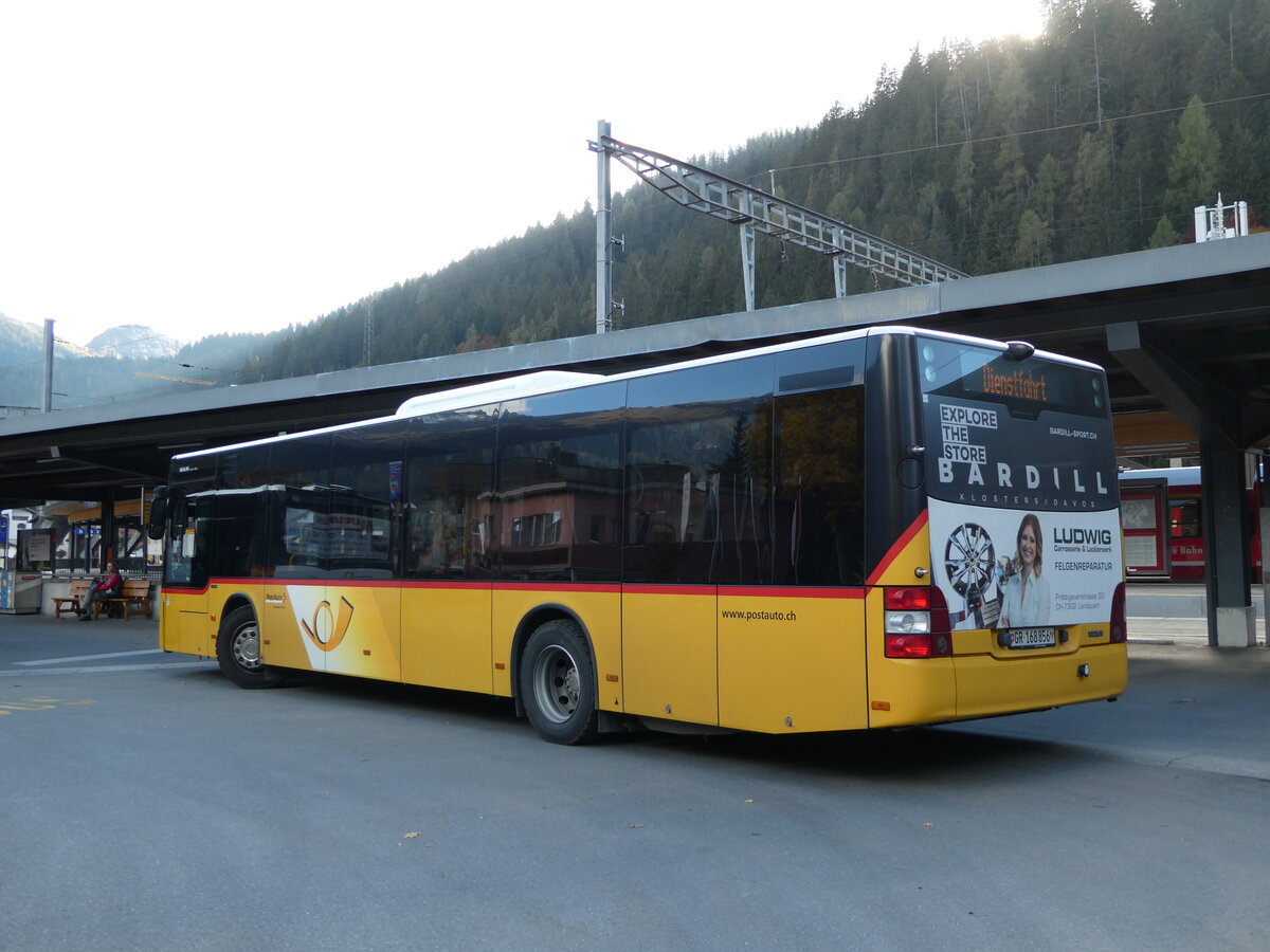(241'147) - PostAuto Graub�nden - GR 168'856 - MAN am 12. Oktober 2022 beim Bahnhof Klosters
