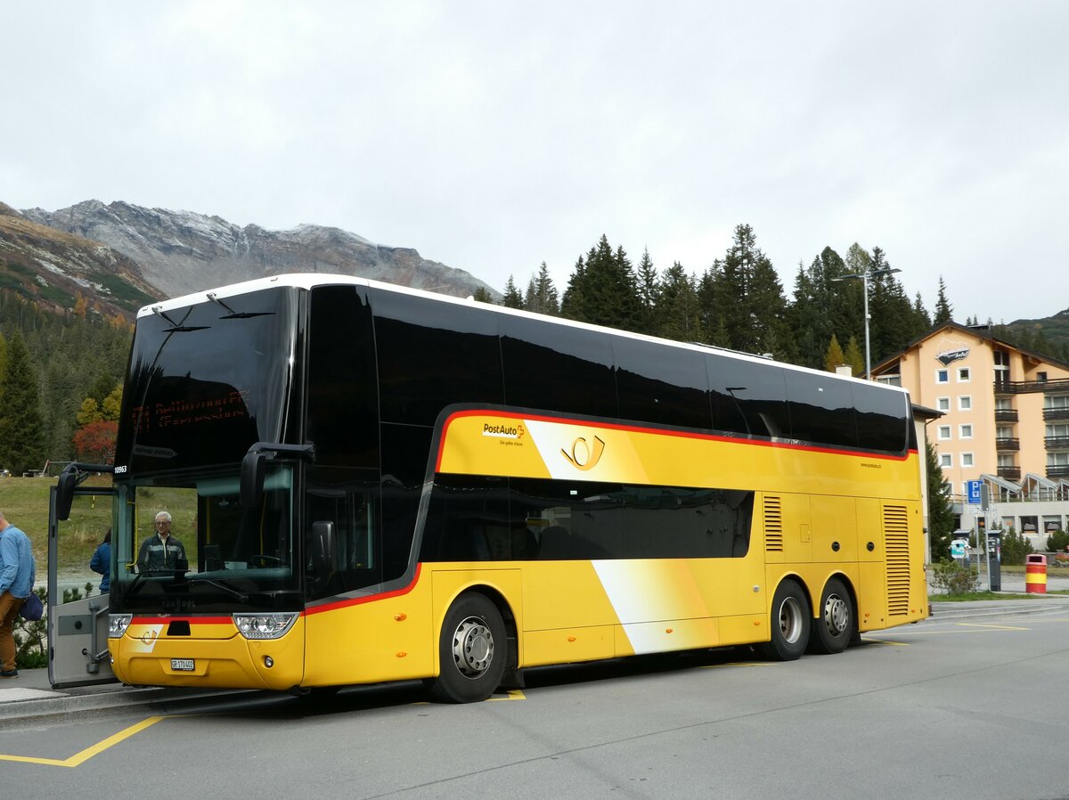 (241'289) - PostAuto Graub�nden - GR 170'402 - Van Hool am 14. Oktober 2022 in San Bernardino, Villaggio