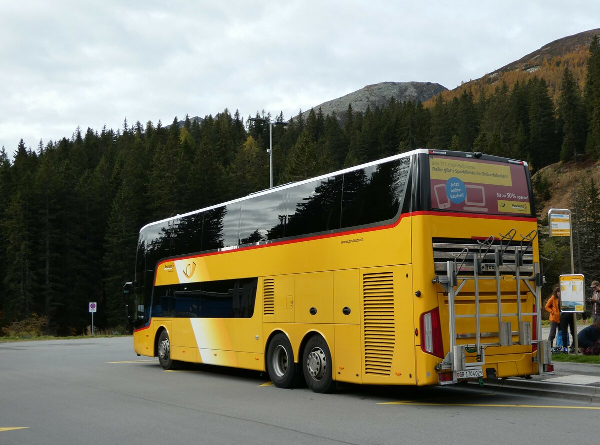(241'290) - PostAuto Graub�nden - GR 170'402 - Van Hool am 14. Oktober 2022 in San Bernardino, Villaggio