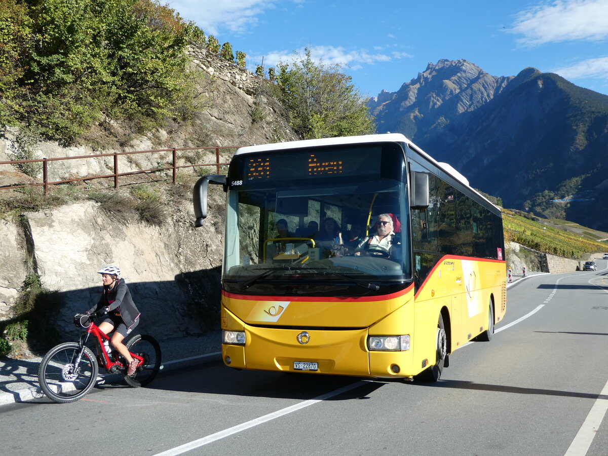 (241'417) - Ev�quoz, Erde - VS 22'870 - Irisbus am 16. Oktober 2022 in Erde, Blantzette