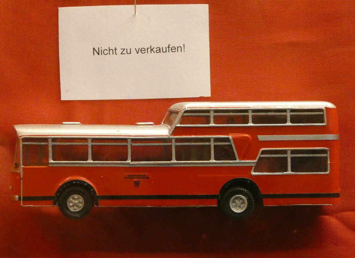 (241'678) - AFA Adelboden - B�ssing Anderthalbdecker am 21. Oktober 2022 in Adelboden, Busstation (Modell)