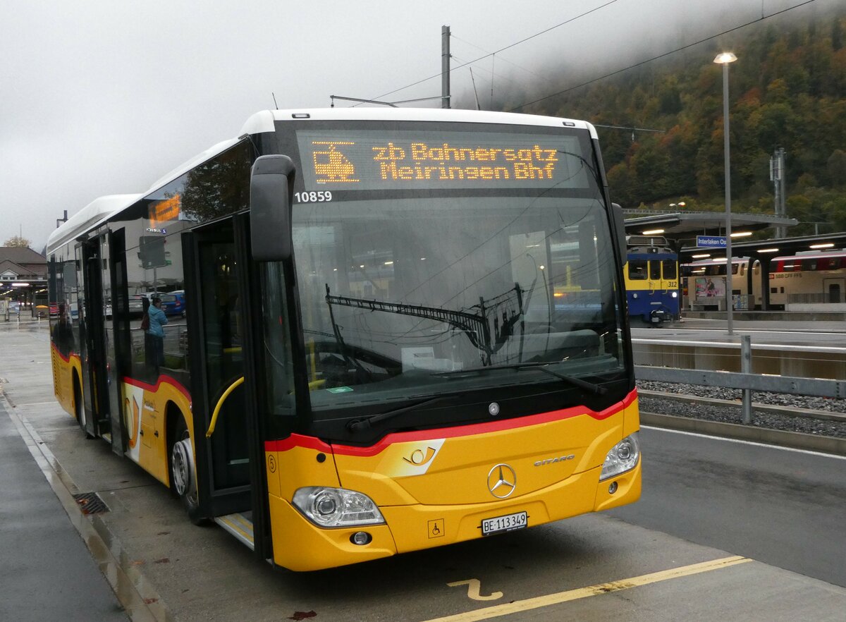 (241'684) - Fl�ck, Brienz - Nr. 5/BE 113'349 - Mercedes am 22. Oktober 2022 beim Bahnhof Interlaken Ost