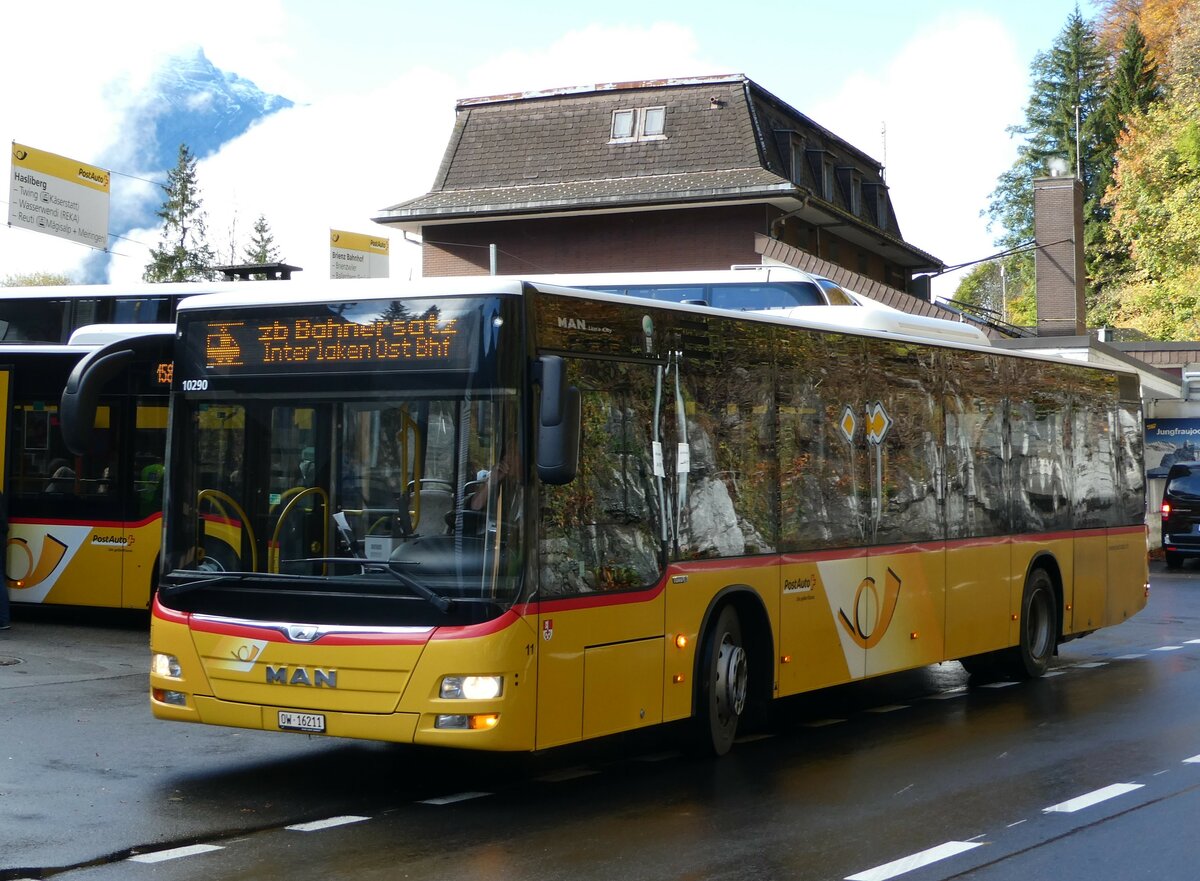 (241'713) - PostAuto Zentralschweiz - Nr. 11/OW 16'211 - MAN (ex Mattli, Wassen) am 22. Oktober 2022 auf dem Br�nigpass