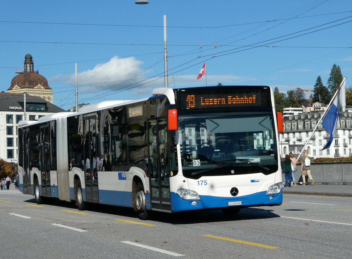 (241'749) - VBL Luzern - Nr. 175/LU 249'493 - Mercedes am 22. Oktober 2022 in Luzern, Bahnhofbr�cke