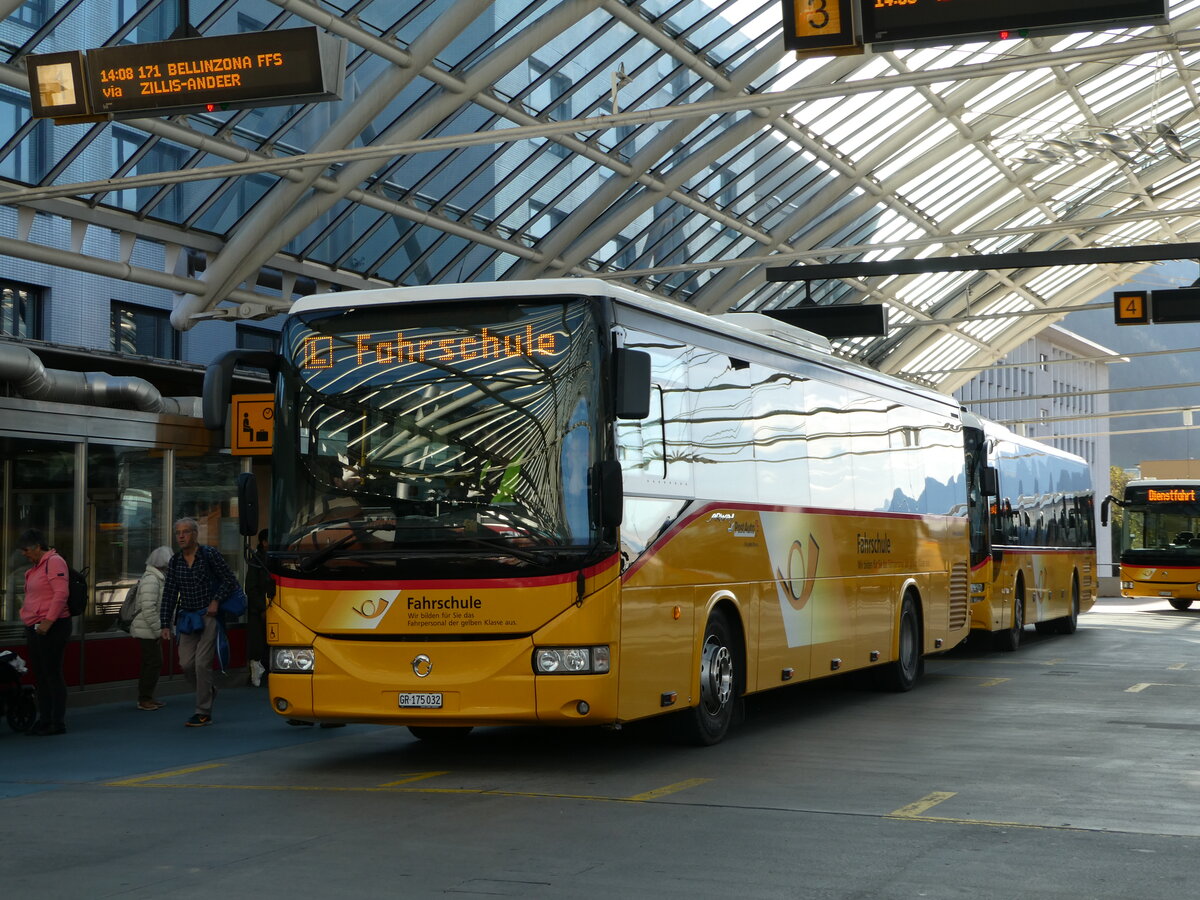 (242'303) - PostAuto Graub�nden - GR 175'032 - Irisbus (ex PostAuto Bern) am 8. November 2022 in Chur, Postautostation