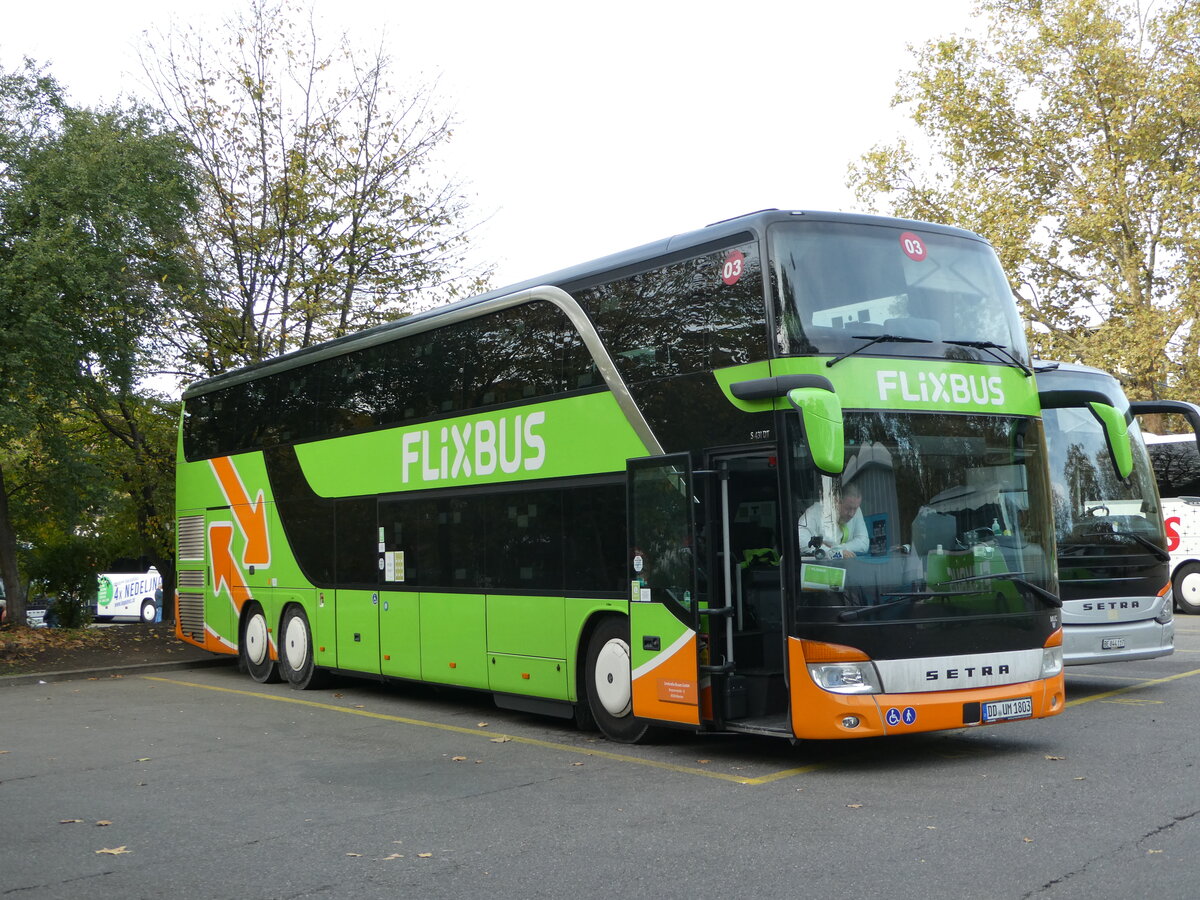 (242'313) - Aus Deutschland: Umbrella, M�nchen - Nr. 3/DD-UM 1803 - Setra am 8. November 2022 in Z�rich, Sihlquai