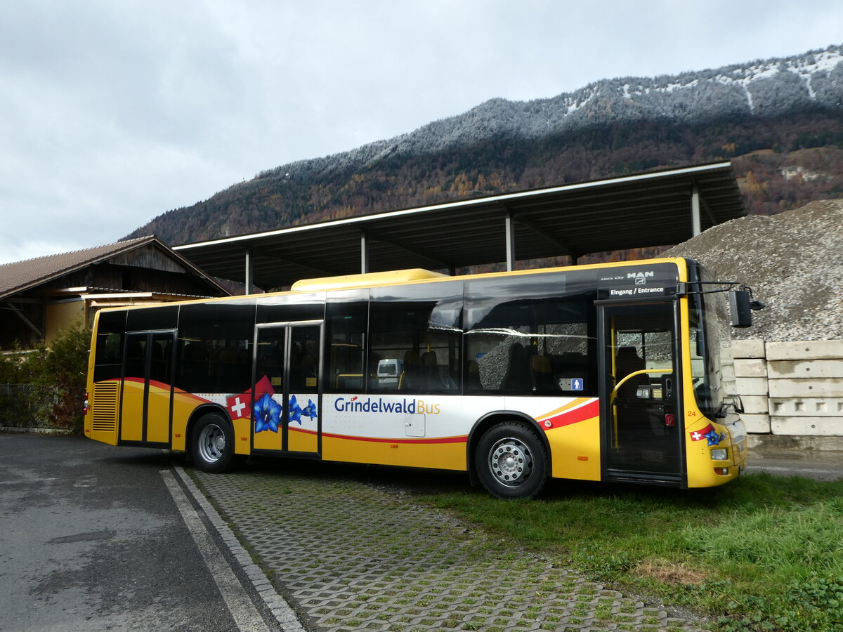 (243'074) - Grindelwaldbus, Grindelwald - Nr. 24/BE 364'408 - MAN/G�ppel am 22. November 2022 in Interlaken, Garage