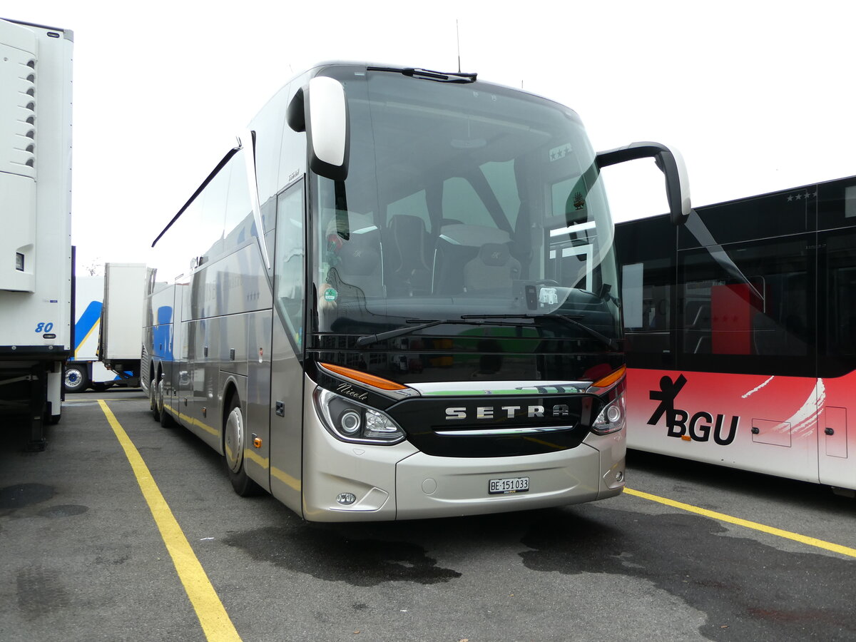 (243'171) - Roki, Heimberg - BE 151'033 - Setra am 27. November 2022 in Kerzers, Interbus