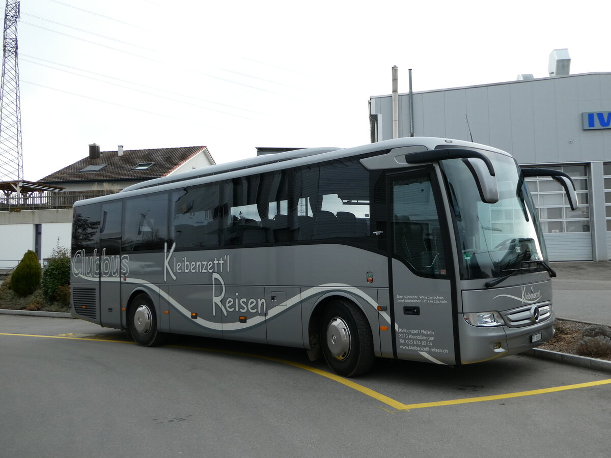 (243'192) - Kleibenzett'l, Kleinb�singen - FR 31'631 - Mercedes am 27. November 2022 in Kerzers, Interbus