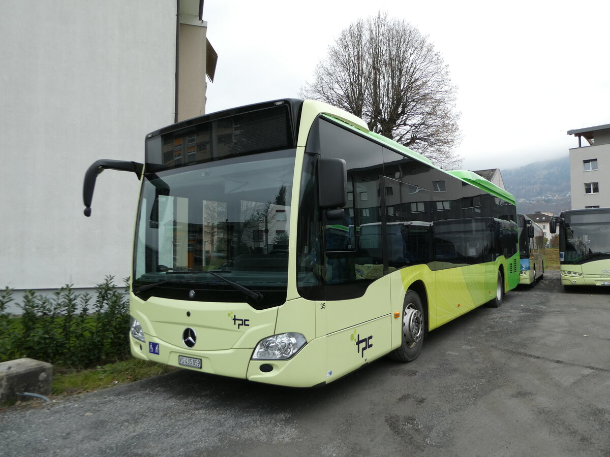 (243'436) - TPC Aigle - Nr. 35/VS 435'059 - Mercedes (ex M�ller, D-Biblis) am 3. Dezember 2022 in Monthey, Garage