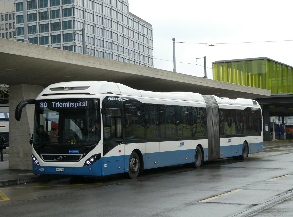 (243'509) - VBZ Z�rich - Nr. 465/ZH 942'465 - Volvo am 7. Dezember 2022 beim Bahnhof Z�rich Oerlikon