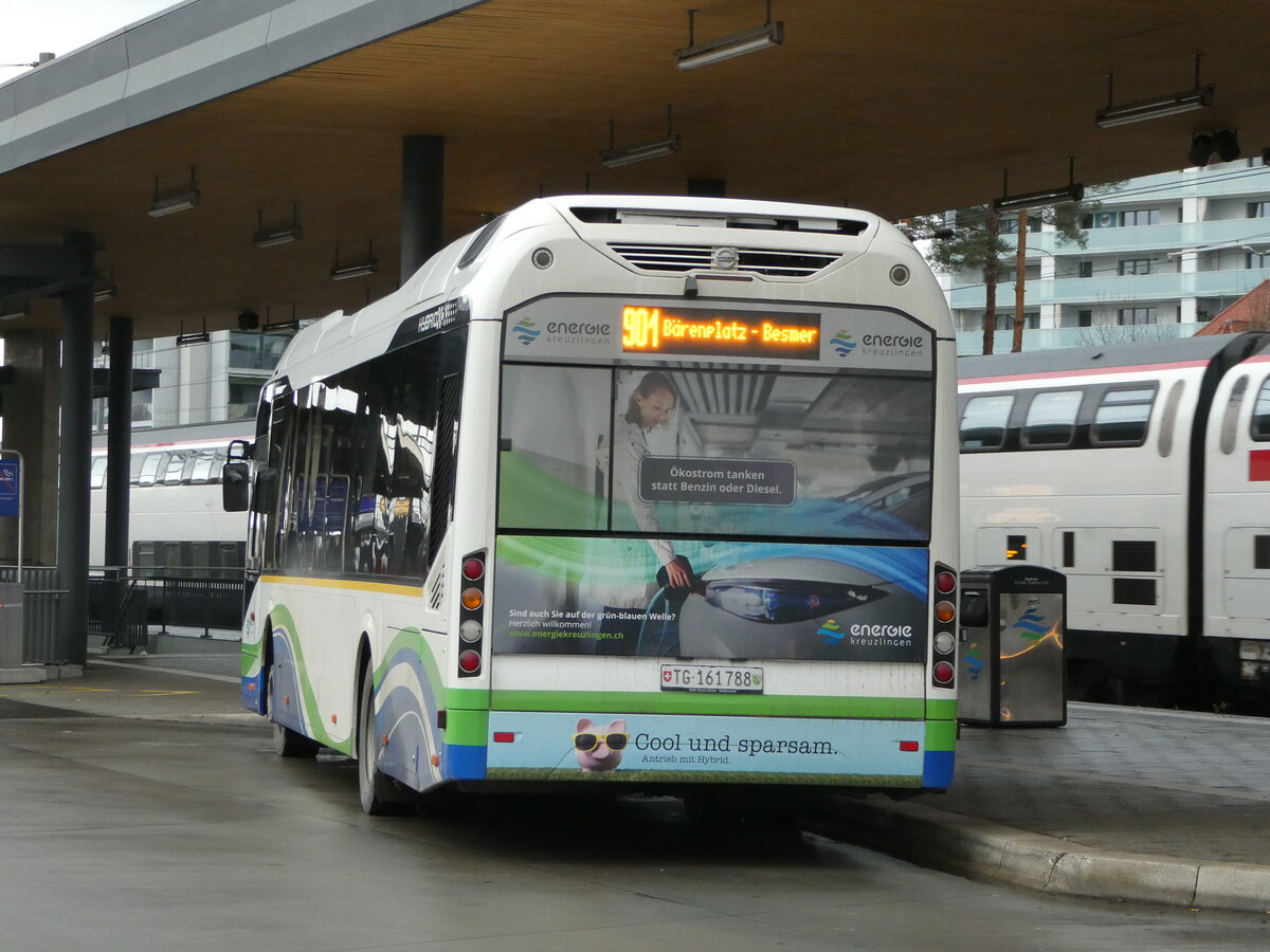 (244'097) - SBK Kreuzlingen - Nr. 88/TG 161'788 - Volvo am 21. Dezember 2022 beim Bahnhof Kreuzlingen