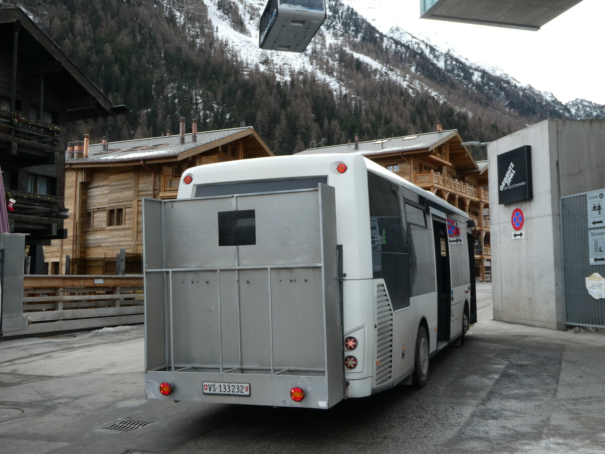 (244'147) - BS Sierre - VS 133'232 - Temsa (ex N.A.P. Voyages, F-Aubagne) am 26. Dezember 2022 in Grimentz, T�l�cabine