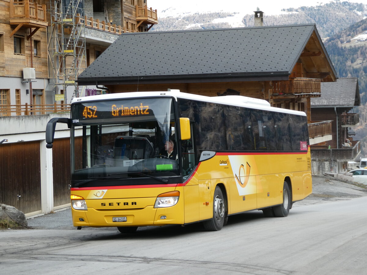 (244'149) - TSAR, Sierre - VS 64'315 - Setra am 26. Dezember 2022 in Grimentz, T�l�cabine