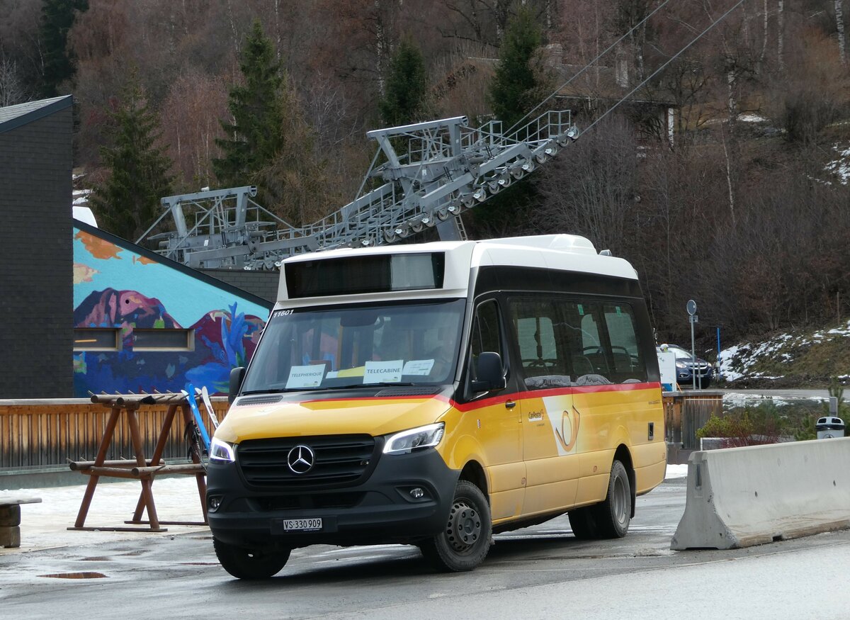 (244'162) - PostAuto Wallis - Nr. 26/VS 330'909 - Mercedes am 26. Dezember 2022 in Vercorin, T�l�ph�rique