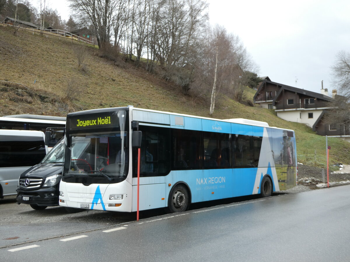 (244'165) - Nax Excursions, Nax - VS 511'523 - MAN/G�ppel (ex AS Engi Nr. 5) am 26. Dezember 2022 in Nax, Garage