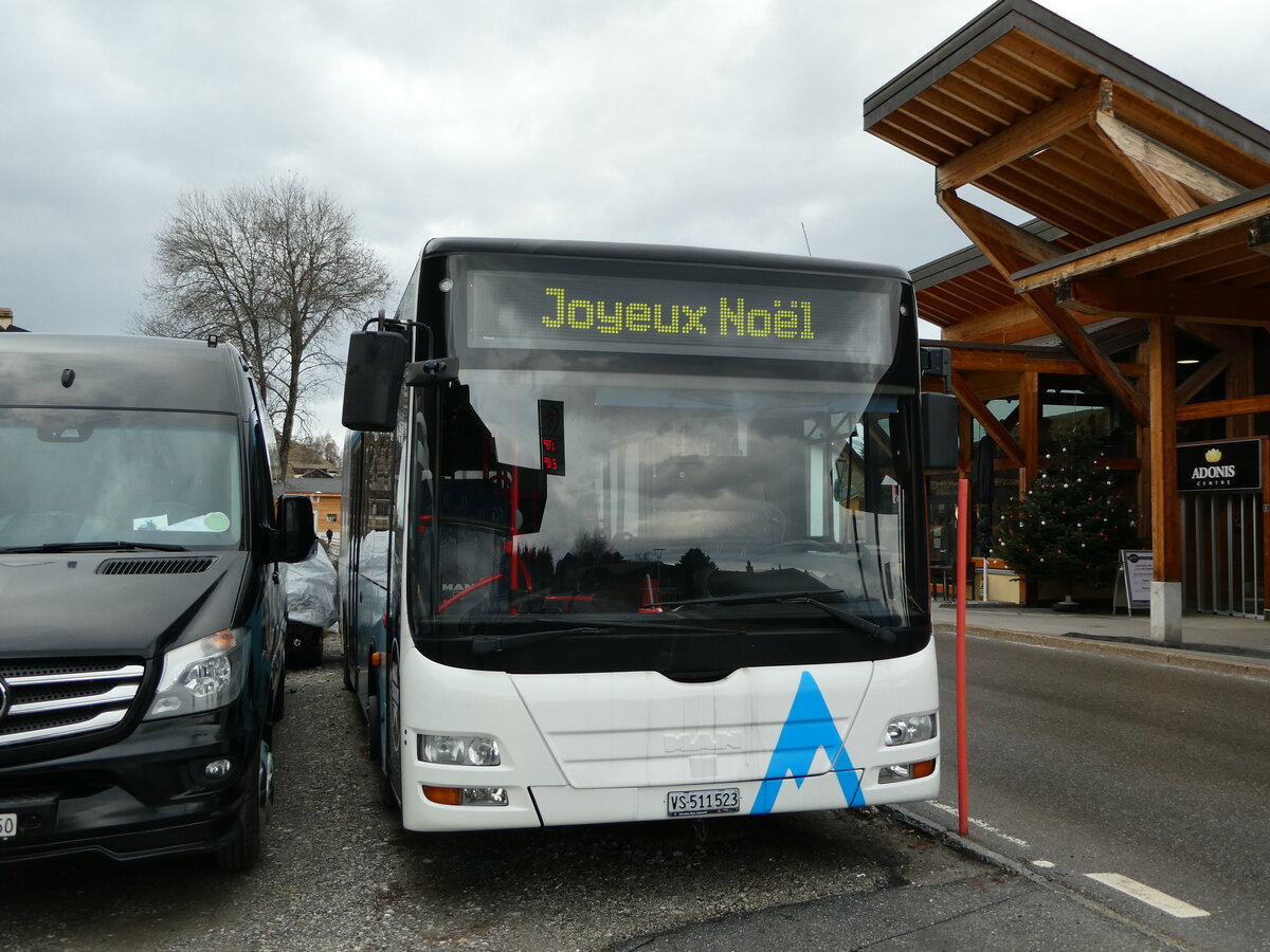 (244'168) - Nax Excursions, Nax - VS 511'523 - MAN/G�ppel (ex AS Engi Nr. 5) am 26. Dezember 2022 in Nax, Garage