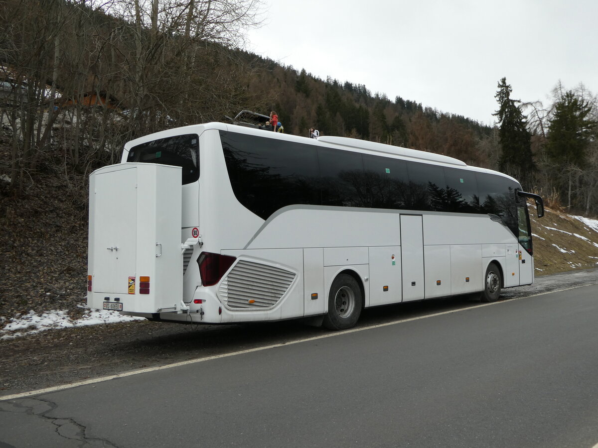 (244'184) - Ev�quoz, Erde - VS 60'650 - Setra (ex SAD, SK-Prievidza) am 26. Dezember 2022 in Mayens-de-l'Ours, T�l�cabine