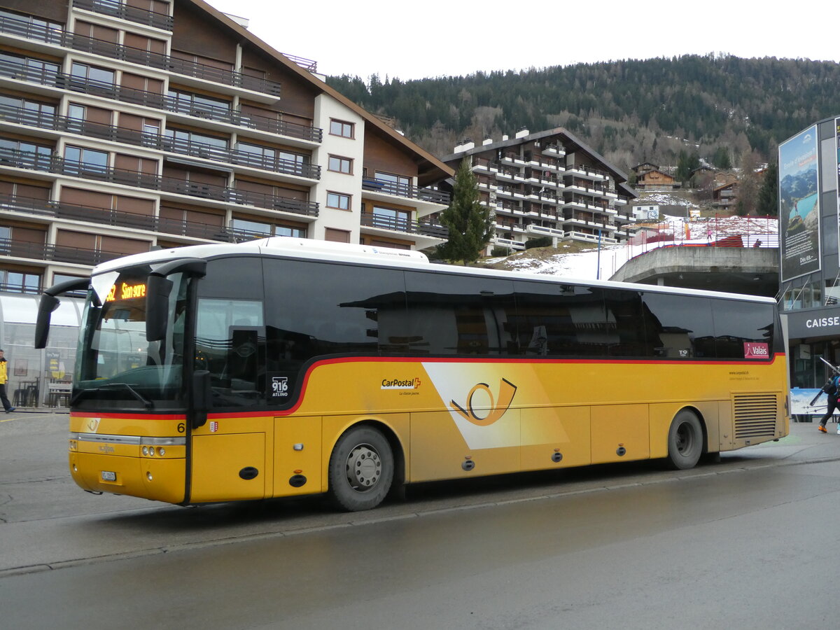 (244'201) - Lathion, Sion - Nr. 6/VS 12'672 - Van Hool am 26. Dezember 2022 in Haute-Nendaz, T�l�cabine