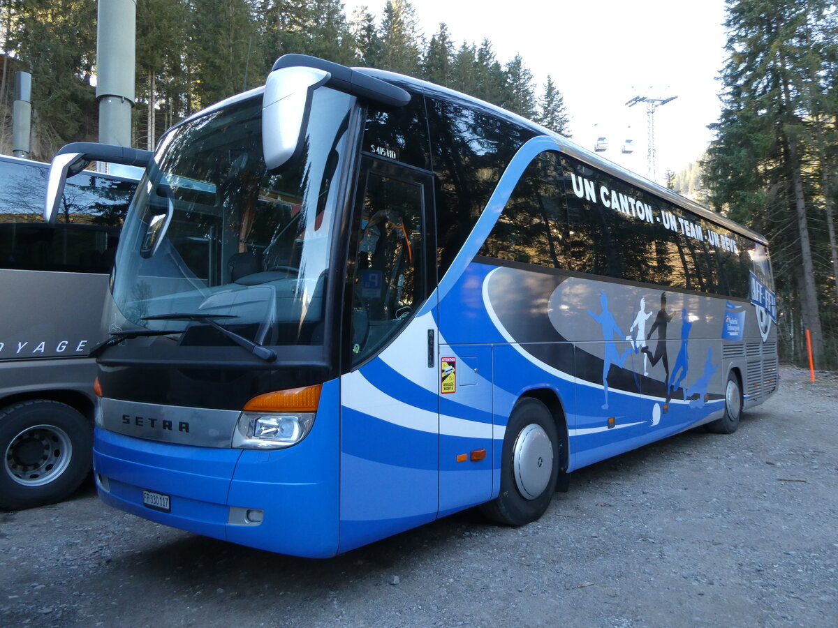 (244'831) - �liane, Botterens - FR 330'117 - Setra am 7. Januar 2023 in Adelboden, ASB