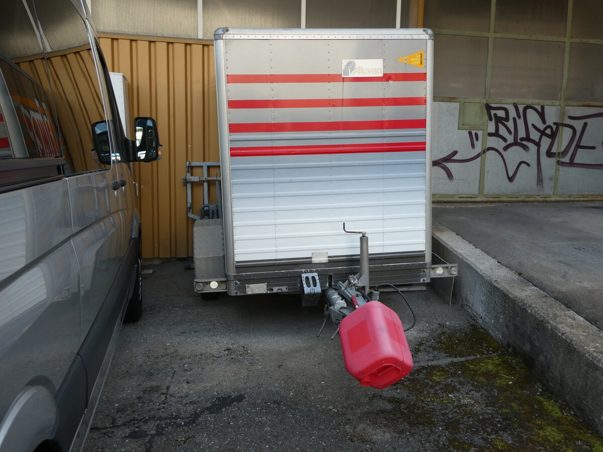 (244'853) - Portenier, Adelboden - BE 490'184 - Keller Gep�ckanh�nger (ex Balmer, Wilderswil) am 7. Januar 2023 in Adelboden, Garage